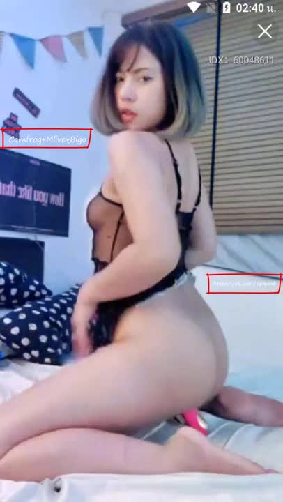 MLive IDX-60048611 Beautiful and cheeky white Thai teenager. She slowly takes off her clothes, uses a vibrator to pleasure herself until she gets wet. She moans softly, her body tenses up, and she looks ecstatic. This person is very seductive.