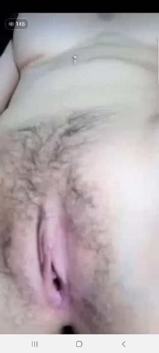 smildyee11 is a beautiful girl with a nice body, big breasts, and a beautiful smooth vagina. She does live shows pretending to have sex, fingering her pussy, and playing with her tits.